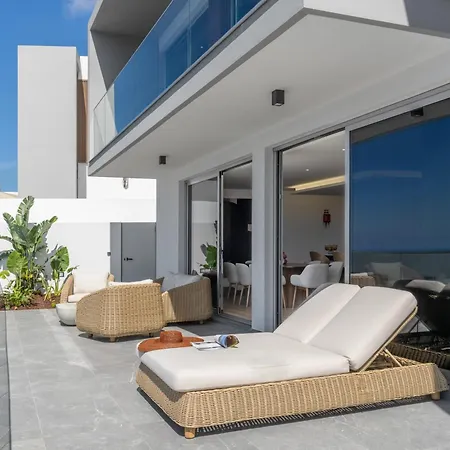Infinito Azul By An Island Villa